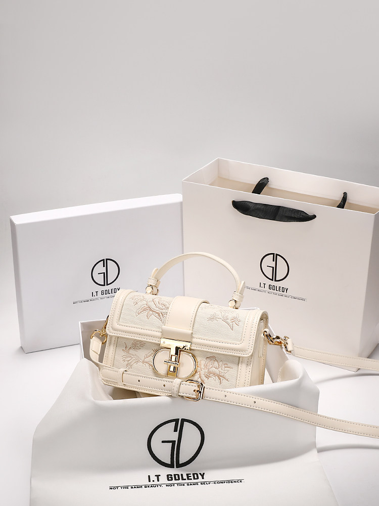 Embroidery On Leather - Tas Selempang Wanita Gaya Cina 2026