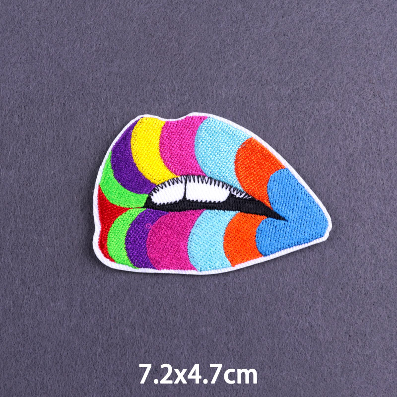 Patch Hati 'Love Is Love' untu - Embroidery Lips ulasan dan harga