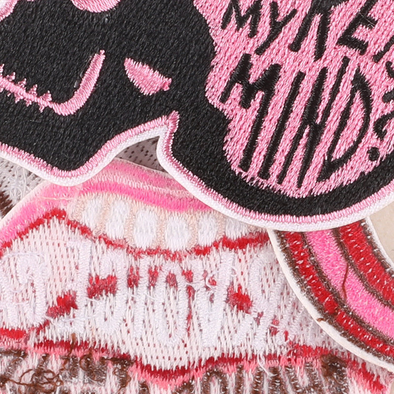 Besi Pada Patch Pink Perempuan - Embroidery Lips ulasan dan harga