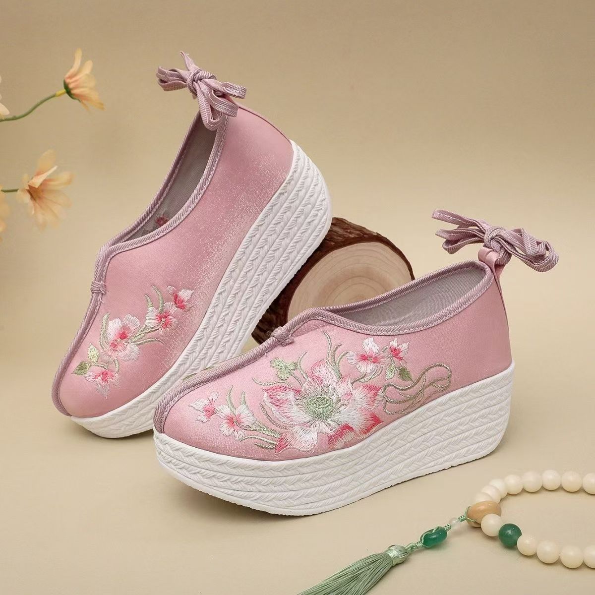 Sepatu Wanita Gaya Etnik Wedge - Embroidery Skirt ulasan dan harga