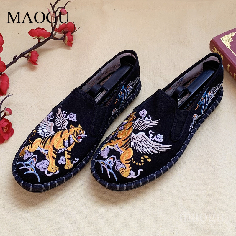 Sepatu Slip-On Bordir Gaya Cin - Embroidery Design ulasan dan harga